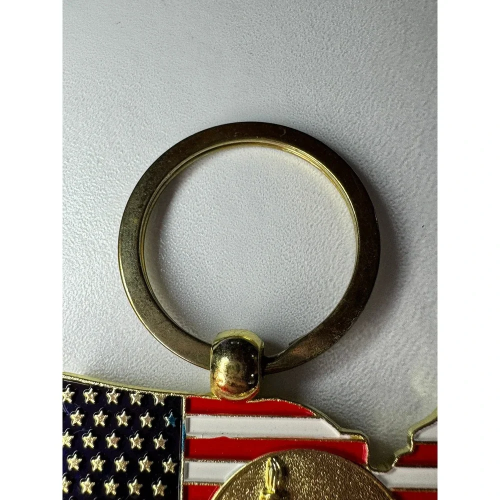 USA United States Map Flag Statue of Liberty Keychain Souvenir‎ Gold Tone